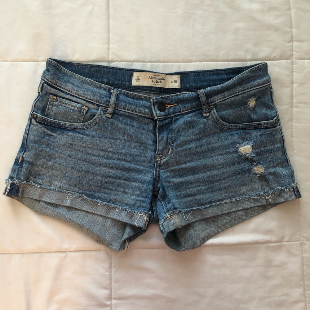 EUC Abercrombie & Fitch Light Wash Denim Shorts